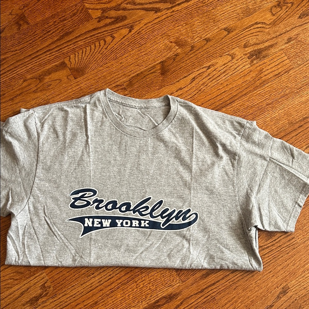 Brooklyn New York Gray Graphic Tee - Men's Shirt